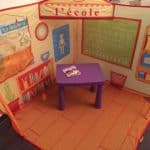 Ludi je joue à l'école