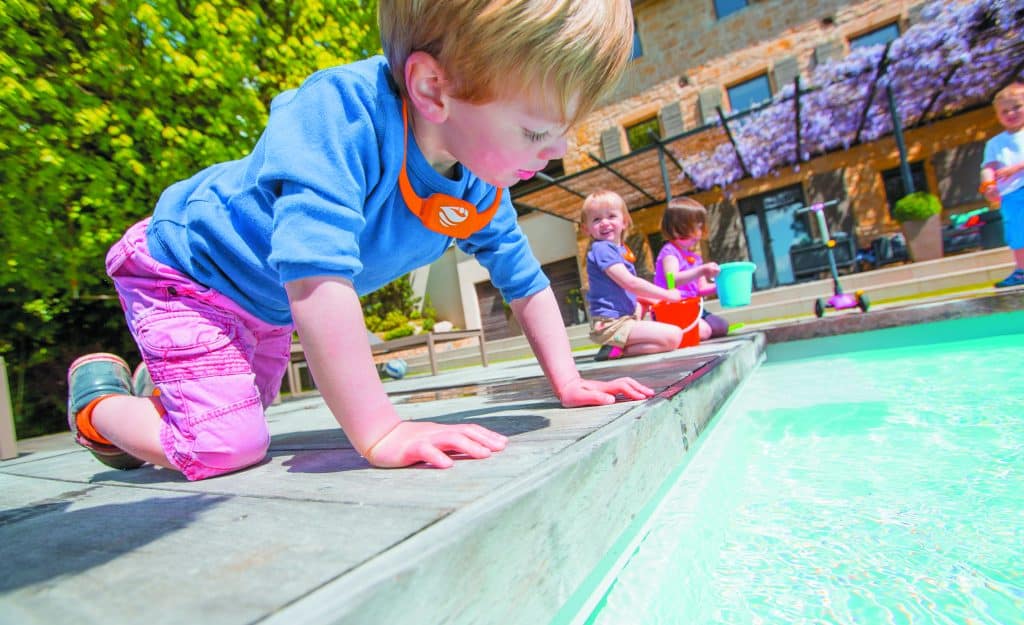 No stress : la balise de surveillance des enfants au bord de l'eau - Mamans Qui Déchirent