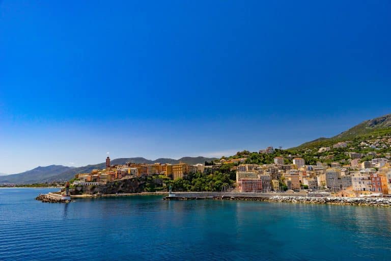 Comment se loger en Corse ?