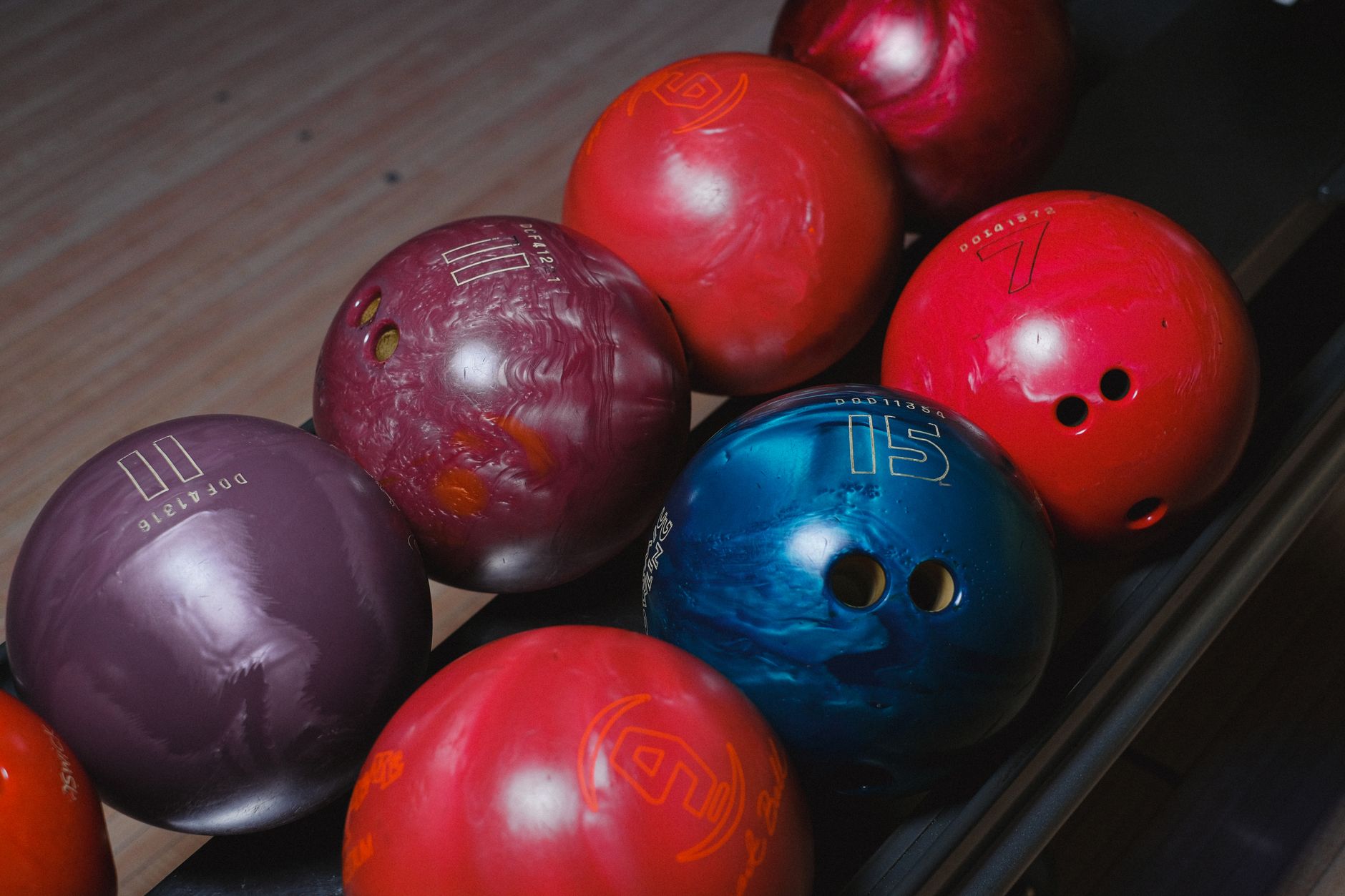 Avant de réserver une partie de bowling, vérifiez ces règles qui varient selon les salles