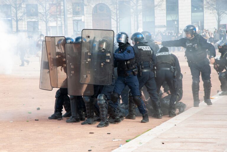 Main arrachée à Lens, le parquet juge le tir du CRS conforme